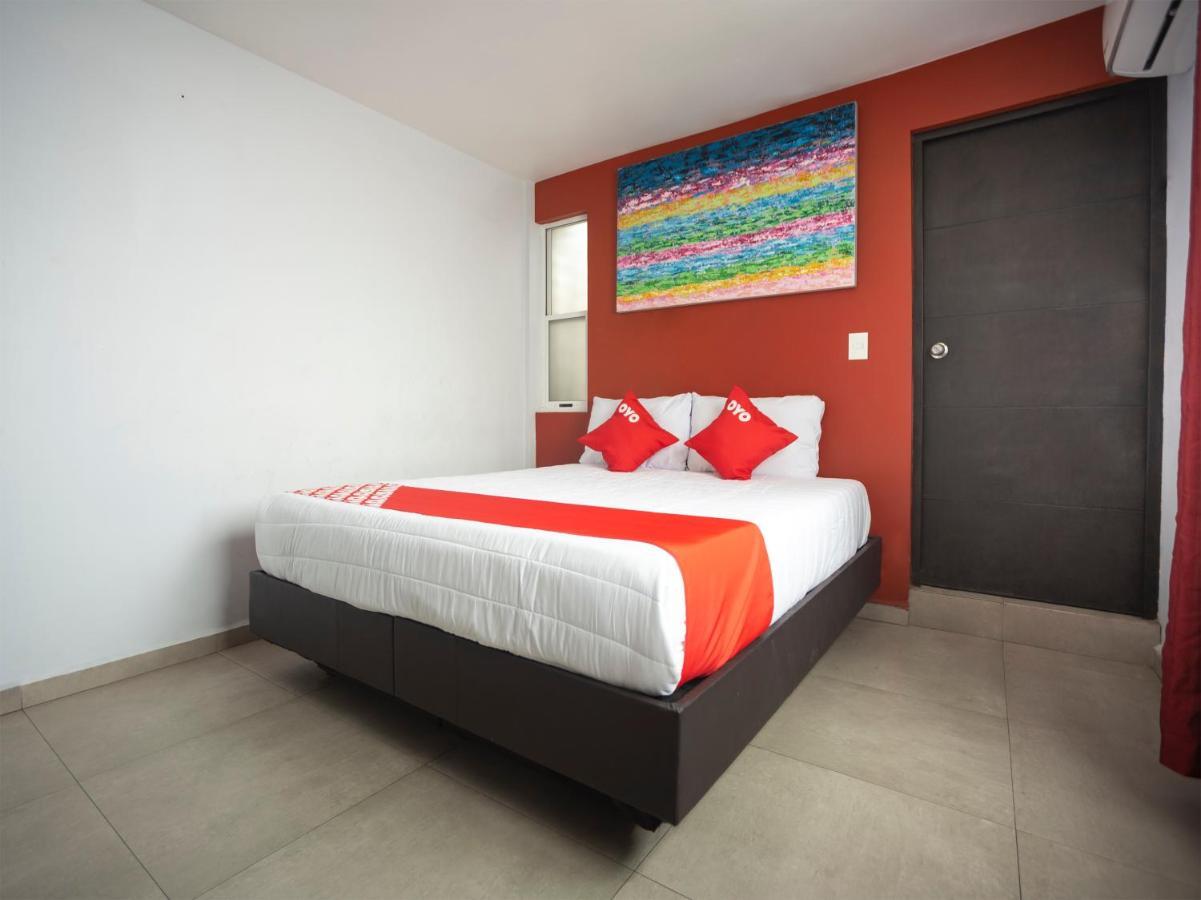 Adhoc Express Hotell Monterrey Eksteriør bilde