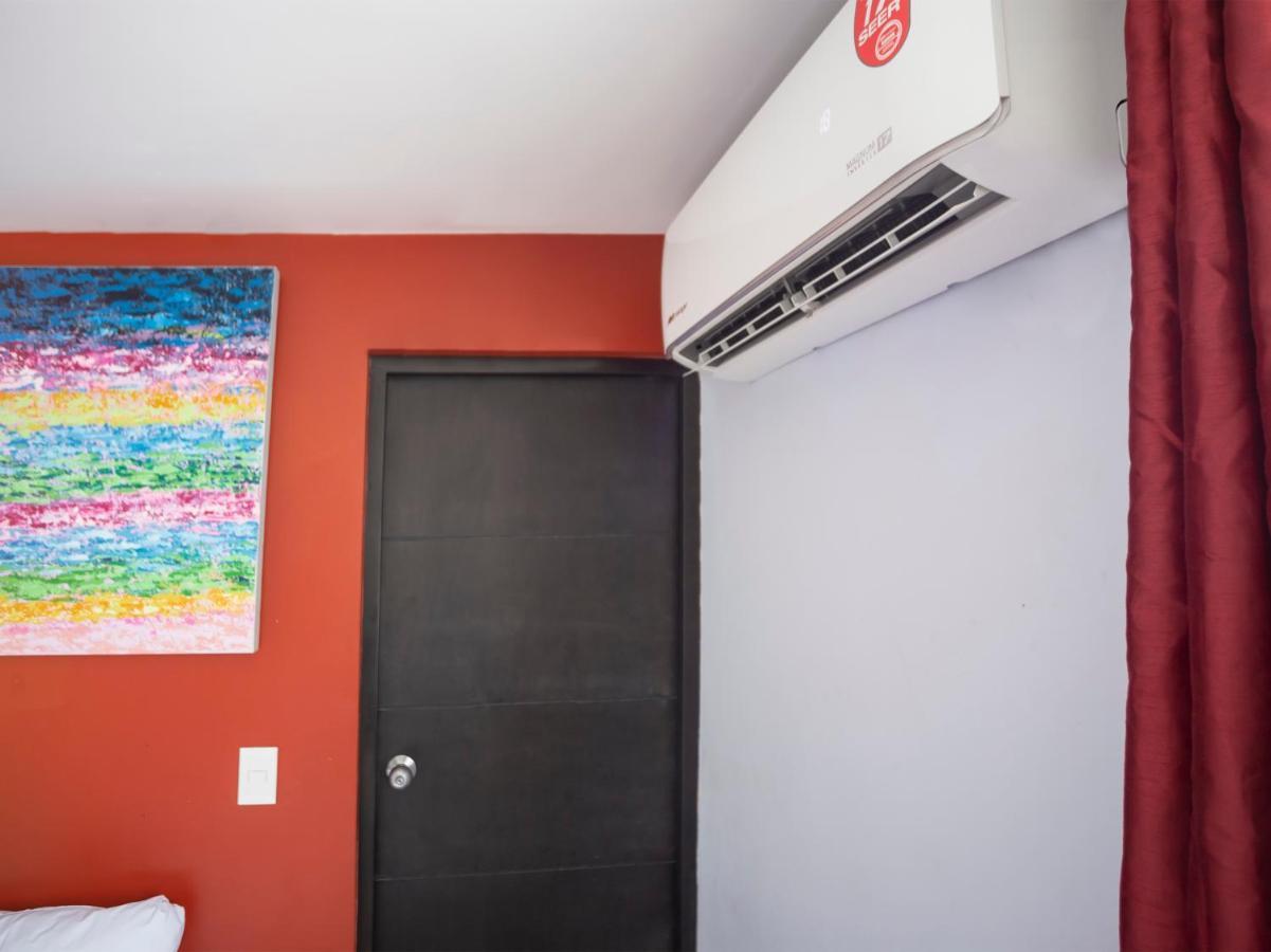 Adhoc Express Hotell Monterrey Eksteriør bilde