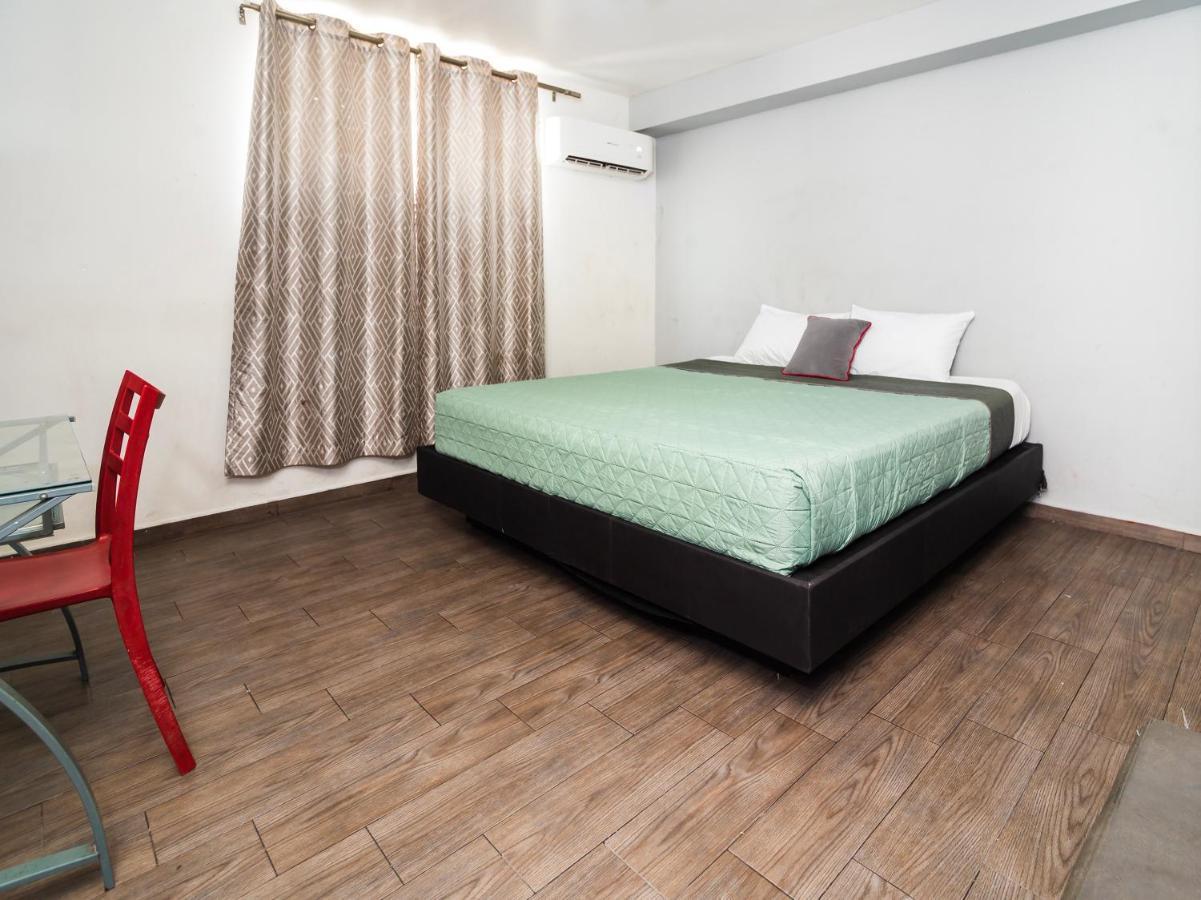 Adhoc Express Hotell Monterrey Eksteriør bilde